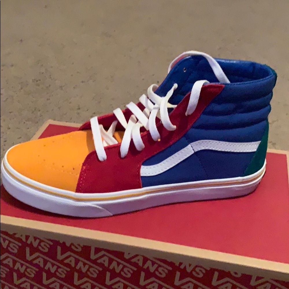 Vans - Picture 2 of 2